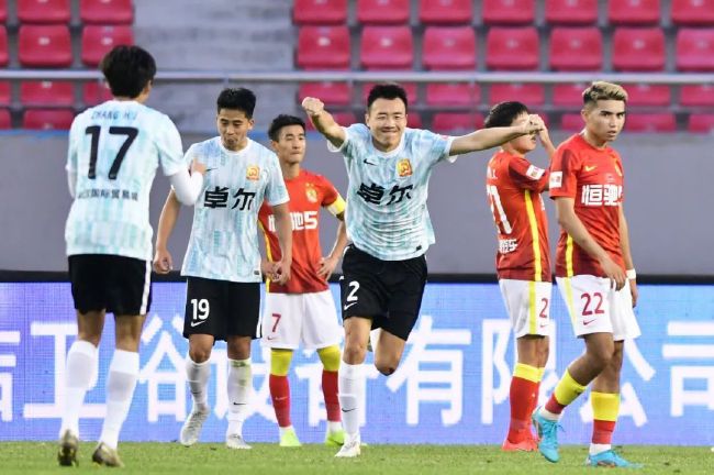 两位导演奎恩与布鲁诺补充道：;能邀请到马克;容森这样的天才音乐人加盟、担任《飞鸽特工队》的音乐制作总监，这让所有参与影片制作的人都感到无比激动